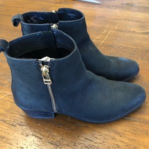 Black ankle Boots